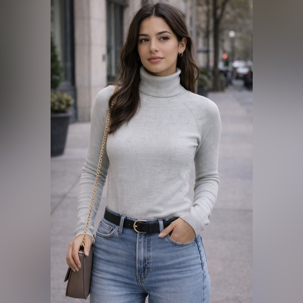 Tommy Hilfiger Light Blue Turtleneck Sweater – Size Small